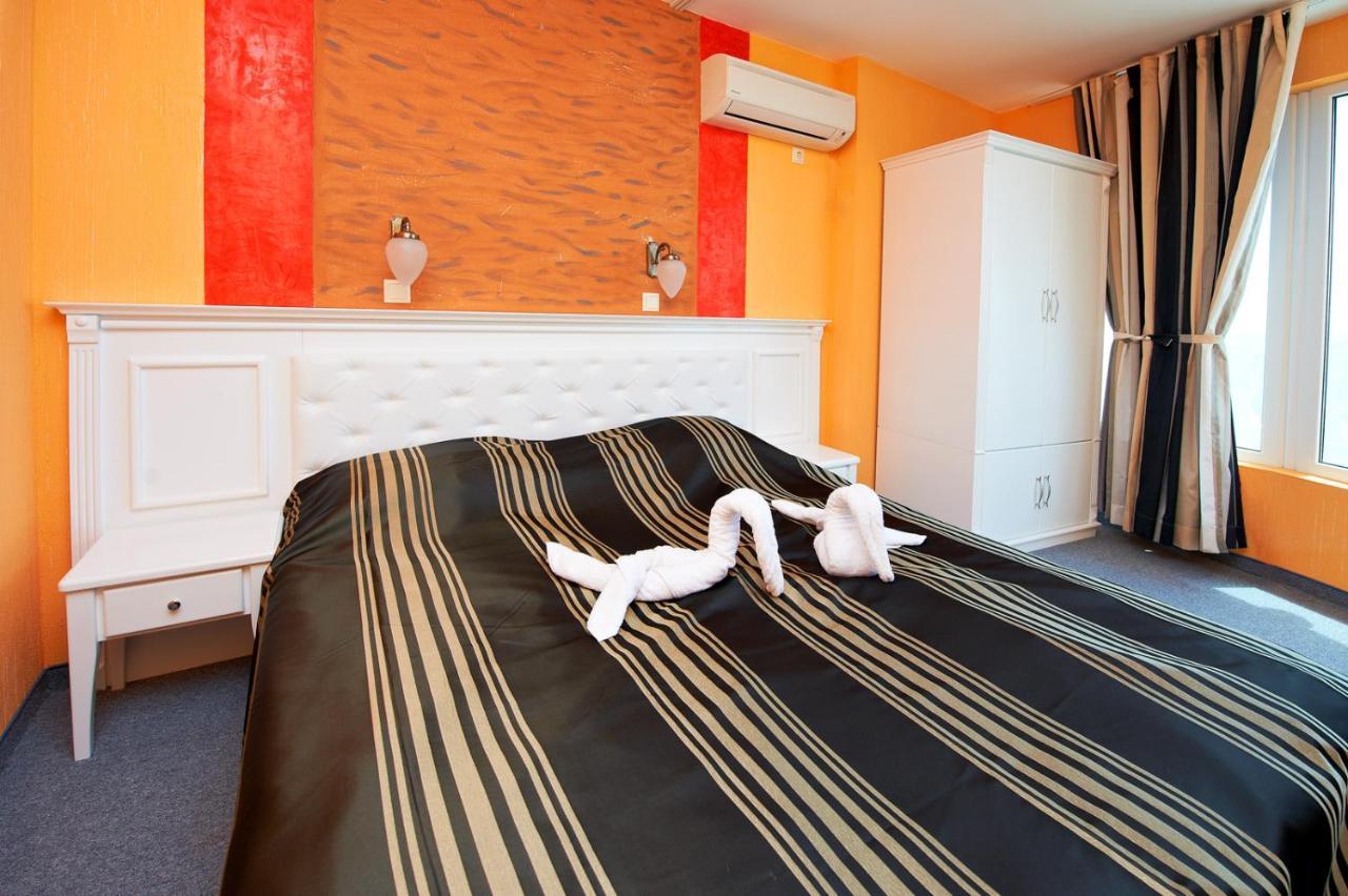 Hotel Paros Pomorie Buitenkant foto