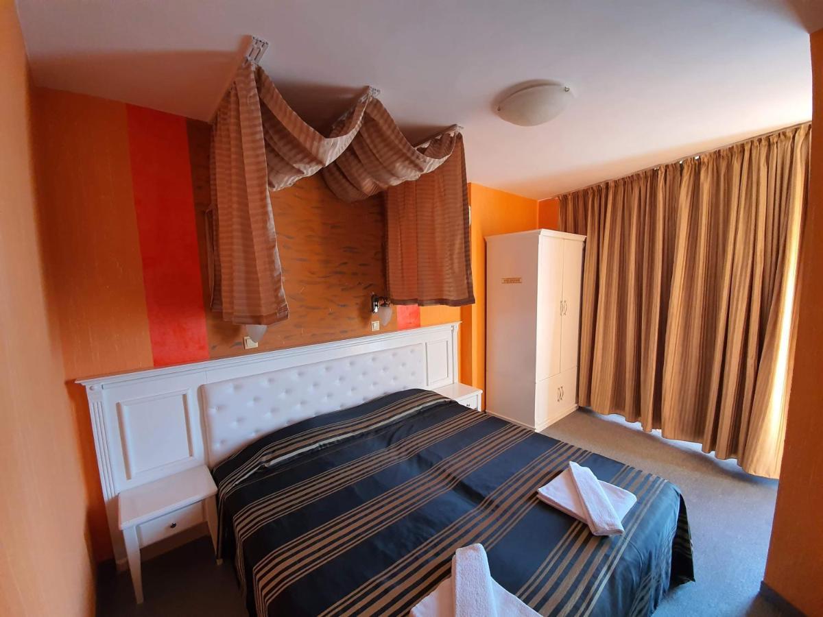 Hotel Paros Pomorie Buitenkant foto