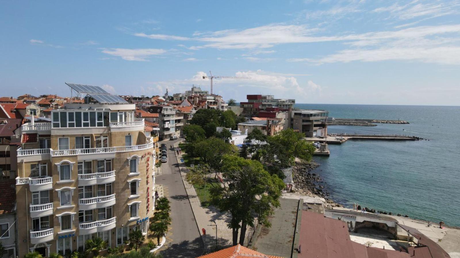 Hotel Paros Pomorie Buitenkant foto